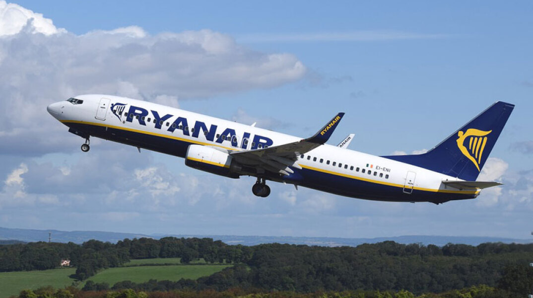 Ryanair - αεροπλάνο 