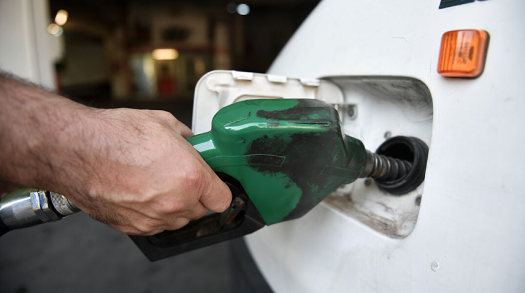 Μείωση στην τιμή της βενζίνης