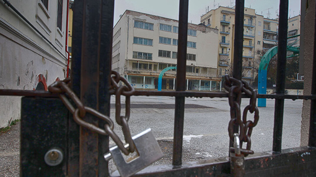 Κλειστά σχολεία με απόφαση του Υπουργείου Παιδείας για να περιοριστεί η εξάπλωση του κορωνοϊού