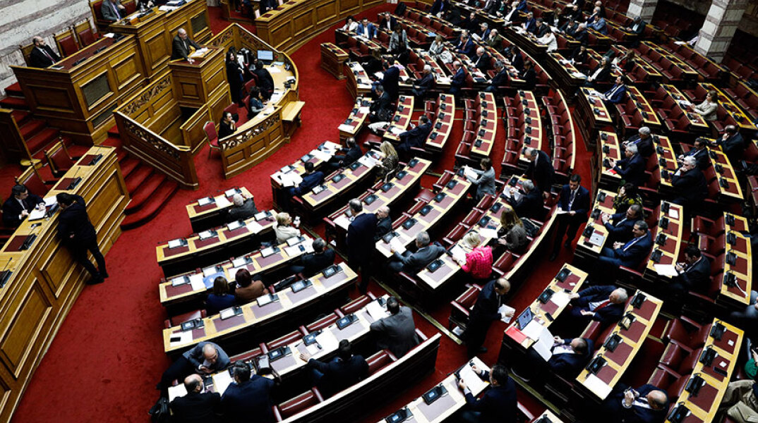 Μέτρα πρόληψης ενάντια στον κορωνοϊό παίρνει η Βουλή