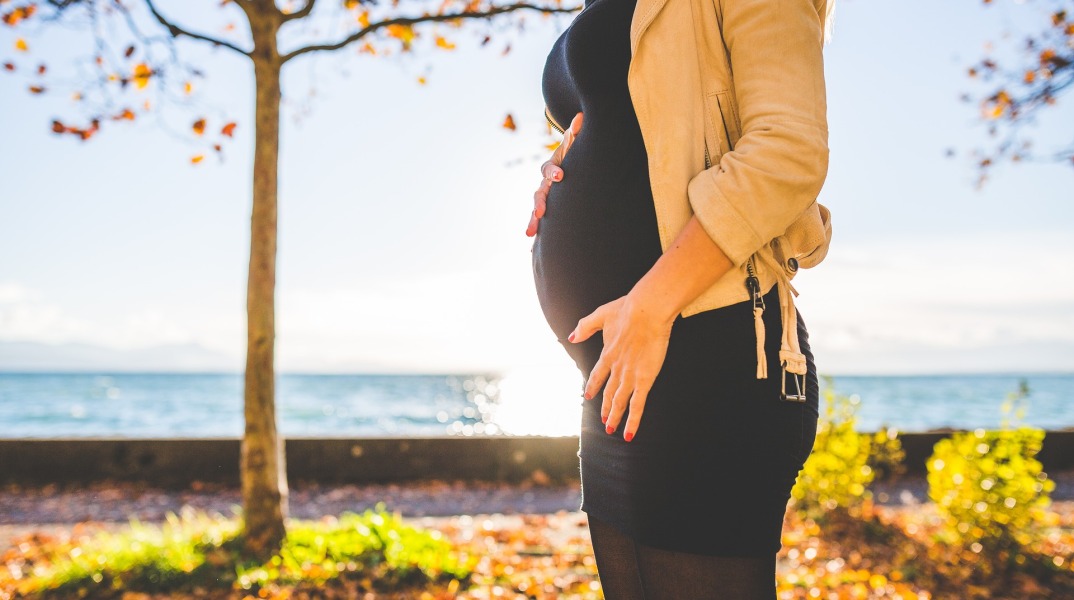 Κορωνοϊός: Μπορεί να επηρεάσει την εγκυμοσύνη;