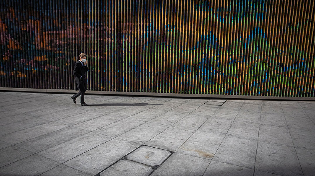 Πανδημία κορωνοϊού με περισσότερα από 126.000 κρούσματα