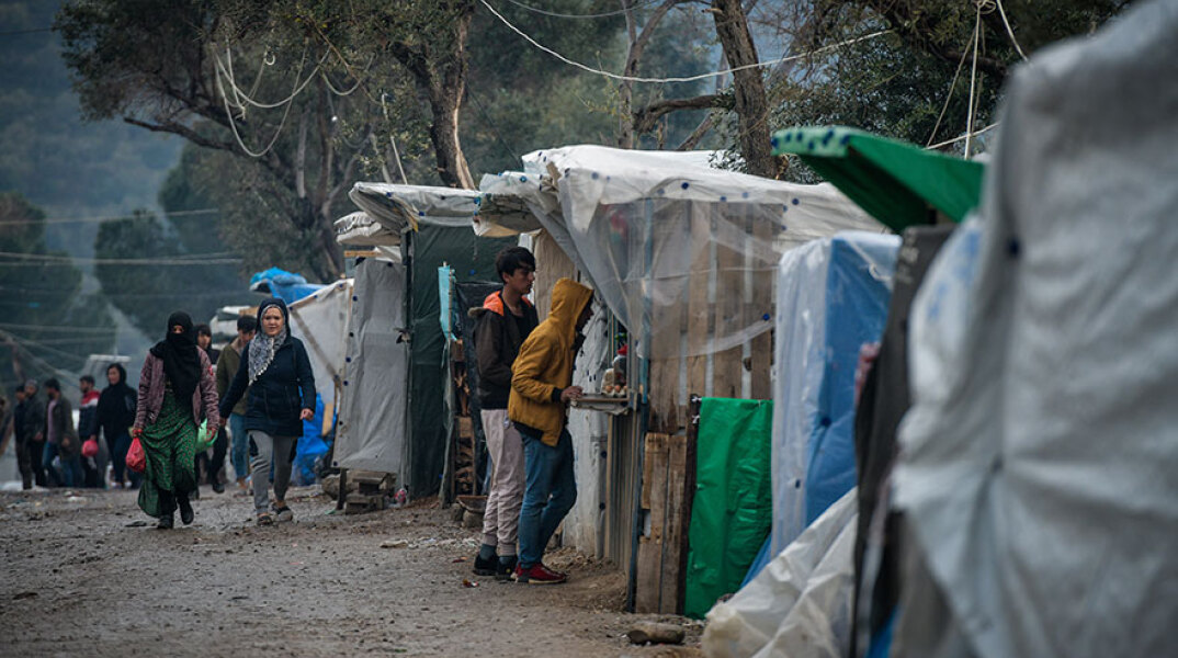 Εθελοντική επιστροφή προσφύγων ανακοίνωσαν Γιόχανσον και Μηταράκης