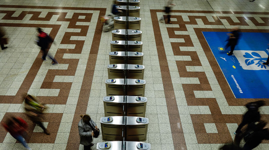 Αραιώνει το επιβατικό κοινό στο Μετρό λόγω κορωνοϊού