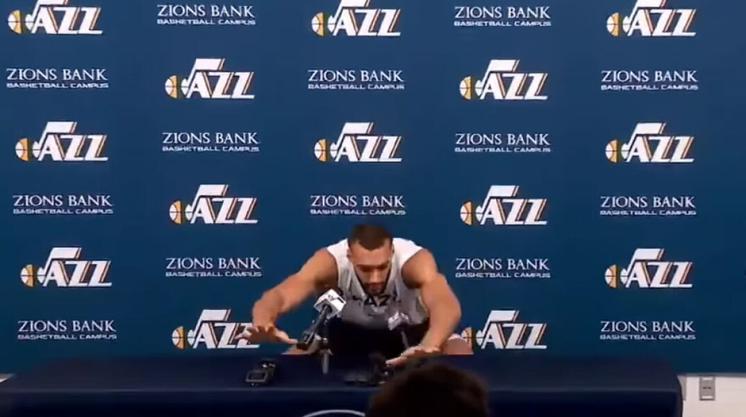 Ο Ρούντι Γκομπέρ βγήκε θετικός στον κορωνοϊό - Δείτε τον όταν «τρόλαρε» δημοσιογράφους και έσπαγε πλάκα για τον επικίνδυνο ιό