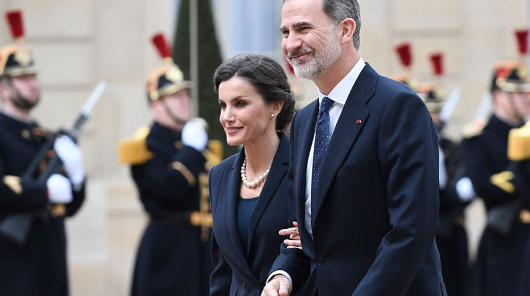 Φόβοι ότι η βασίλισσα Λετίθια της Ισπανίας έχει κορωνοϊό