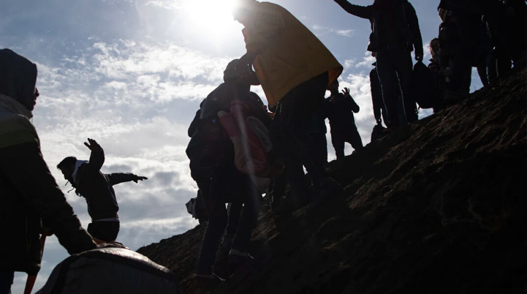 ΟΗΕ: «Παγώνουν» προσωρινά όλες οι μετεγκαταστάσεις προσφύγων λόγω κορωνοϊού