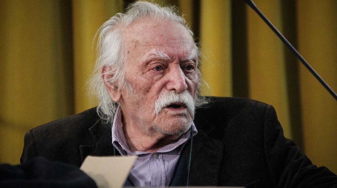 Μανώλης Γλέζος