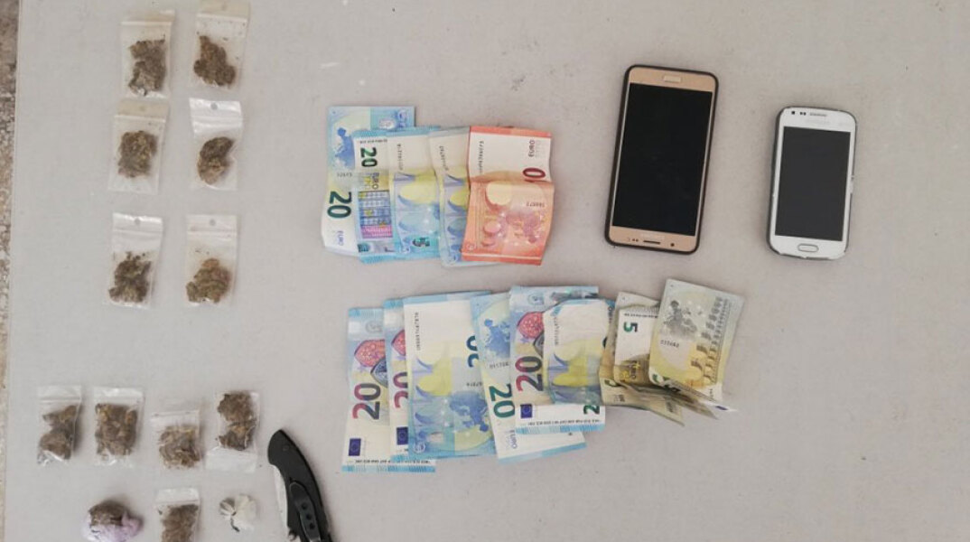 Εξάρχεια: Εξαρθρώθηκε πολυμελής συμμορία διακίνησης ναρκωτικών 