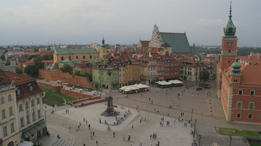 Κορωνοϊός: Έλληνες από τη Βαρσοβία επιστρέφουν στην πατρίδα με ειδική αεροπορική πτήση