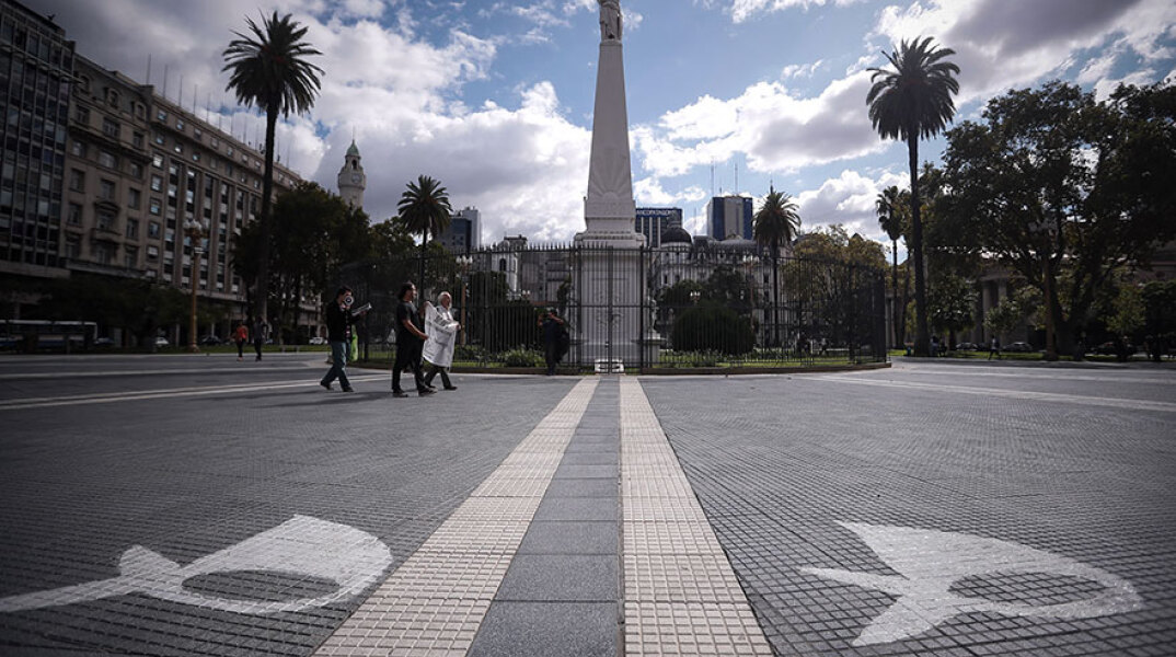 Άδειοι οι δρόμοι του Μπουένος Άιρες μετά την κήρυξη της Αργεντινής σε καραντίνα