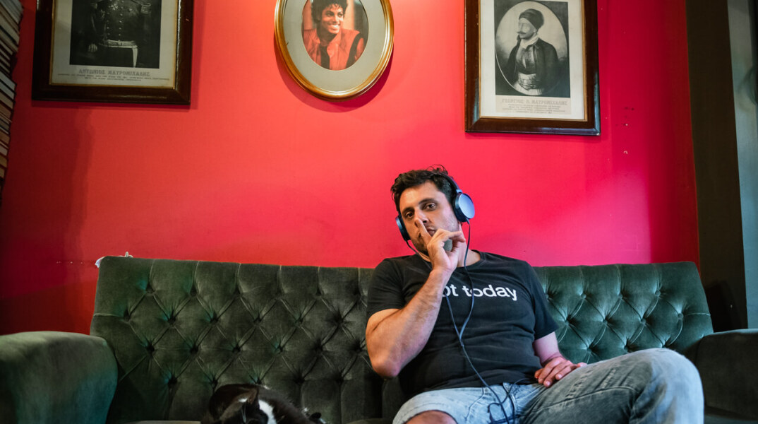 Ο Γιώργος Χρυσοστόμου πριν μπούμε στο «Μένουμε Σπίτι»