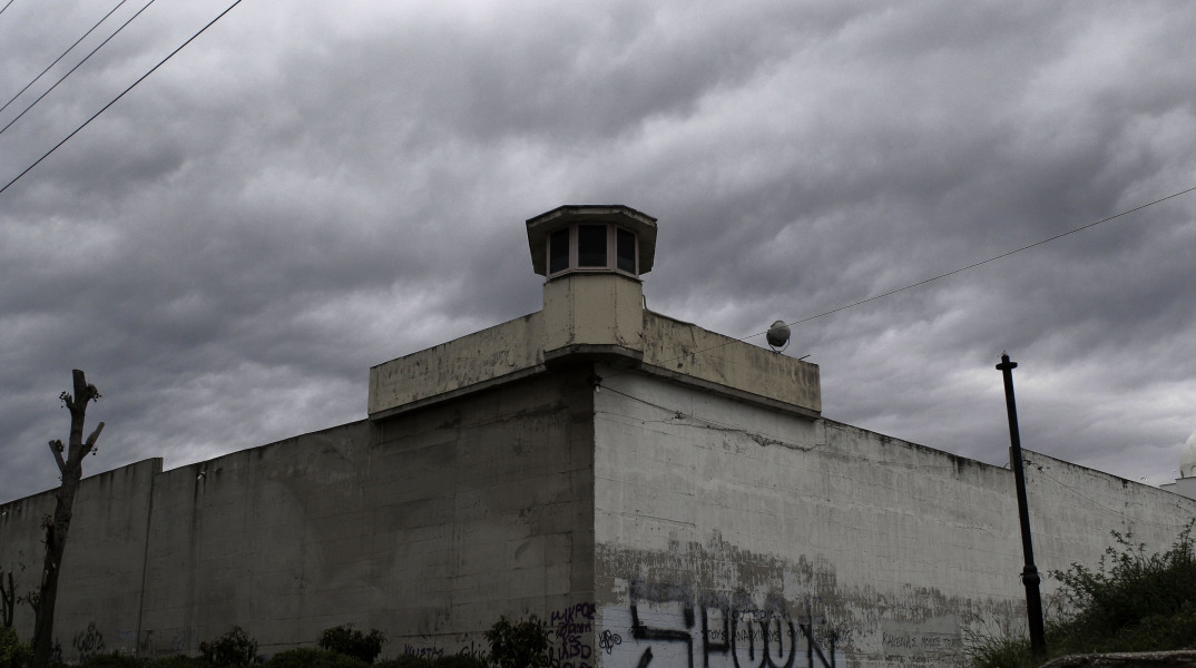 Μαχαίρια, κατσαβίδια και φιάλες ποτού στο Ψυχιατρείο Κορυδαλλού 