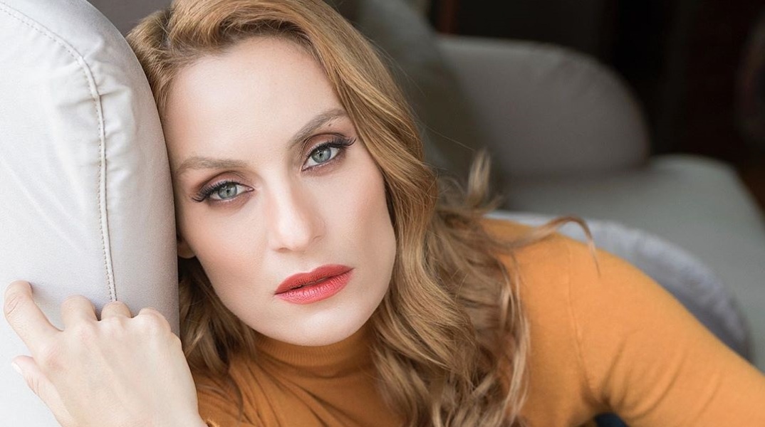  Για το πόσο μεγάλη και επιτακτική είναι η ανάγκη να «Μένουμε Σπίτι» για να μην εξαπλωθεί ο κορωνοϊός μίλησε η Ελεονώρα Μελέτη.