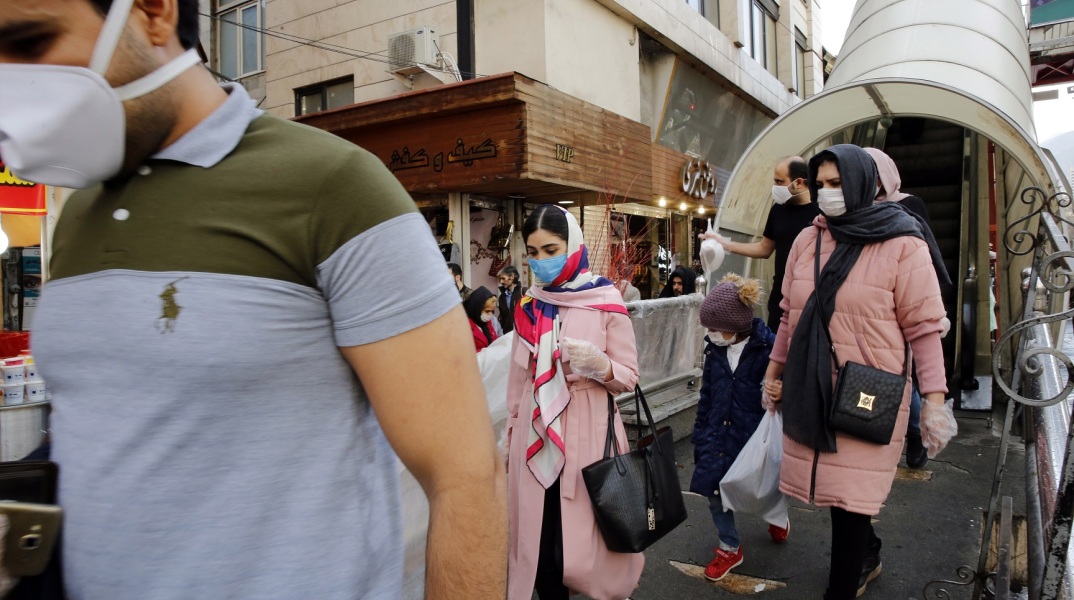 Ο απολογισμός των νεκρών από τον κορωνοϊό στο Ιράν αυξήθηκε σήμερα Σάββατο κατά περισσότερους από 100, σε 1.556 