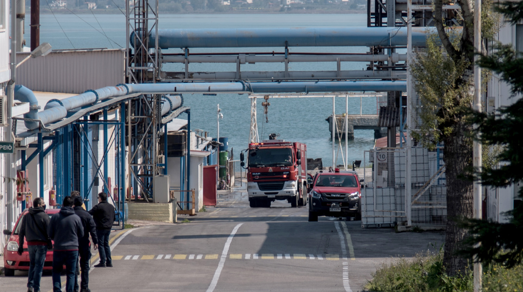 Συναγερμό στην Πυροσβεστική έχει προκαλέσει σοβαρή πυρκαγιά σε εργοστάσιο με χημικά στο Βαθύ Αυλίδας. 