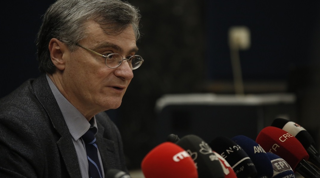 Δεκατρείς θάνατοι και 530 τα κρούσματα κορωνοϊού στην Ελλάδα, σύμφωνα με τη σημερινή ενημέρωση από τον εκπρόσωπο του υπουργείου Υγείας, Σωτήρη Τσιόδρα