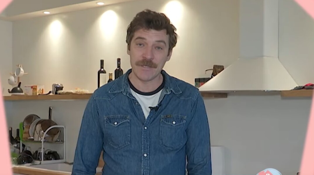 Γιάννης Στάνκογλου στο σποτ Μένουμε Σπίτι Για Όσους Αγαπάμε της ΕΡΤ