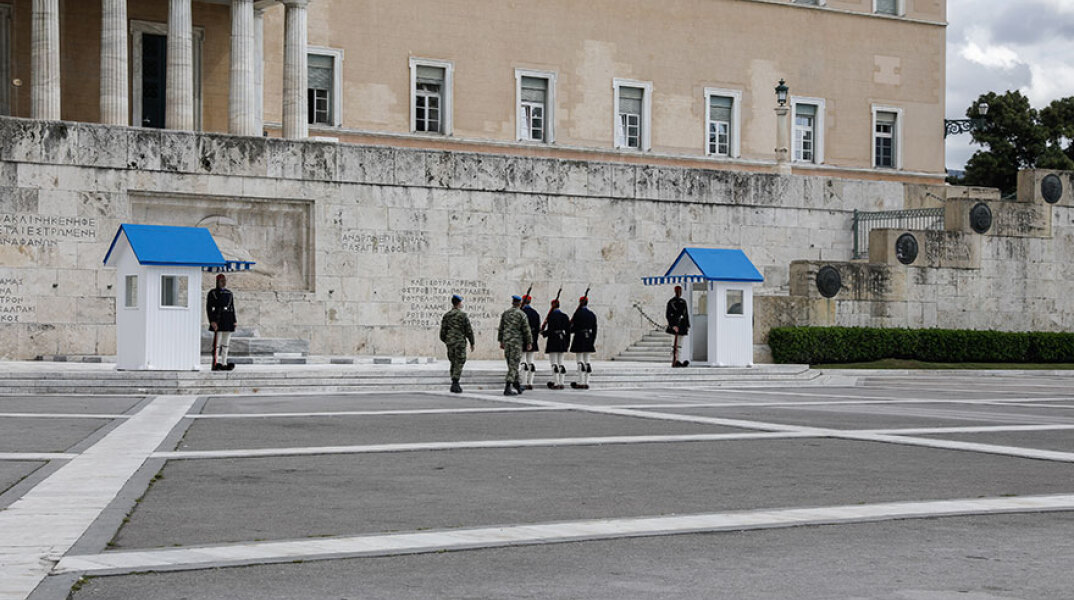 Κορωνοϊός: Χωρίς θεατές η αλλαγή φρουράς στον Άγνωστο Στρατιώτη