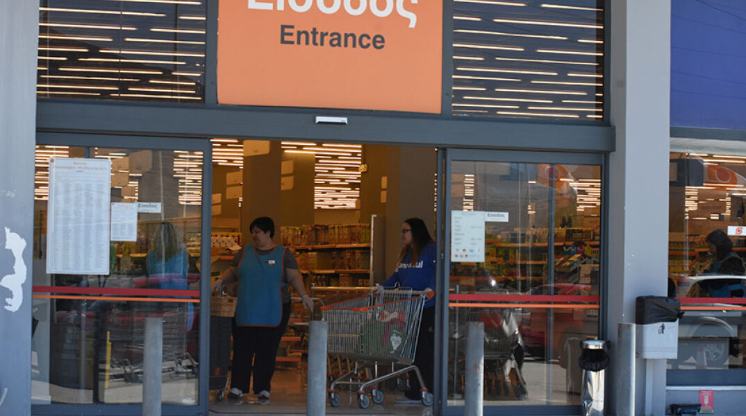 Κορωνοϊός: Αλλάζει το ωράριο λειτουργίας των σούπερ μάρκετ