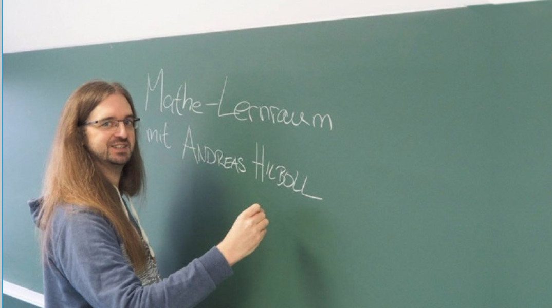 Ο Γερμανός καθηγητής Andreas Hilboll που πέθανε από κορωνοϊό στην Κρήτη 