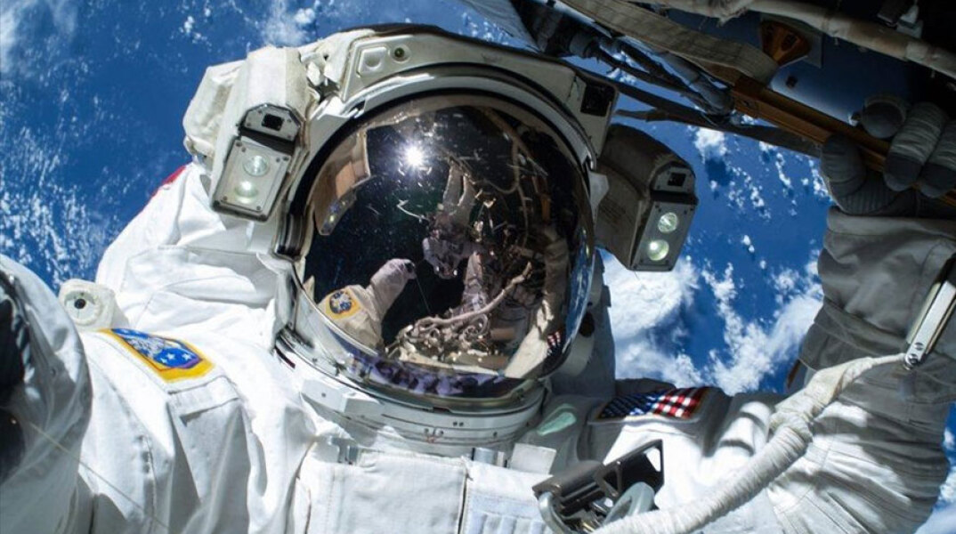 Αστροναύτες δίνουν συμβουλές για το πώς θα βγούμε αλώβητοι από την καραντίνα στο σπίτι λόγω κορωνοϊού