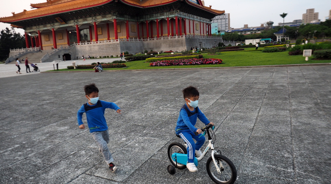 Δραστική μείωση των διεθνών πτήσεων από και προς την Κίνα 