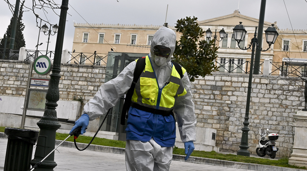 Ποιες ηλικιακές ομάδες χτυπάει ο κορωνοϊός