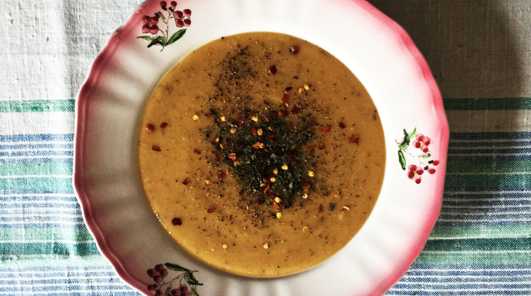 Ο Δημήτρης Ξανθούλης μένει σπίτι, μαγειρεύει και μας στέλνει συνταγές