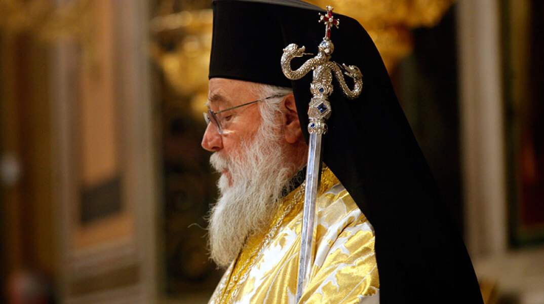 Ο Μητροπολίτης Κέρκυρας Νεκτάριος καλεί τους πιστούς να έρθουν να κοινωνήσουν εν μέσω κορωνοϊού