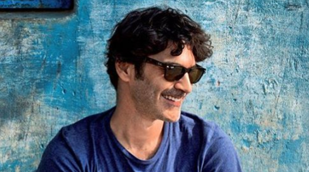 Ο Χριστόφορος Παπακαλιάτης μένει σπίτι σε καραντίνα