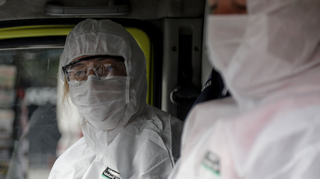 ΕΚΑΒ στη μάχη με τον νέο κορωνοϊό 