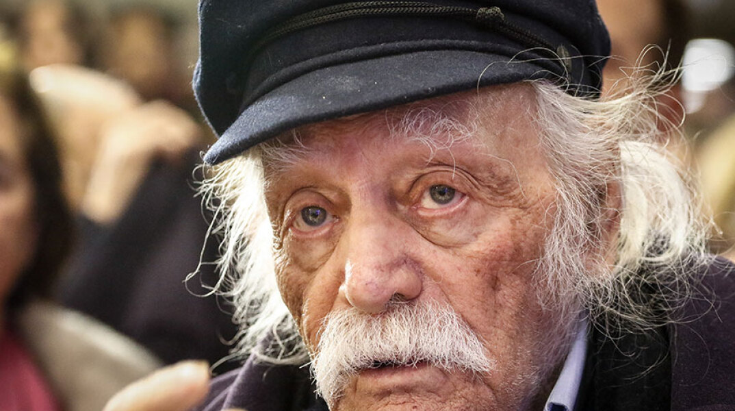 Μανώλης Γλέζος