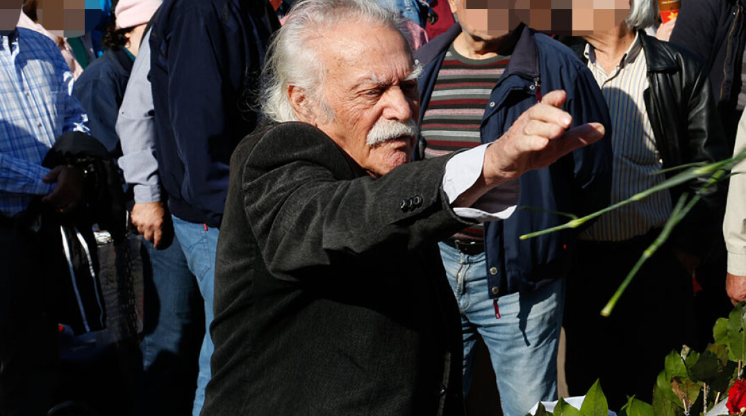 Μανώλης Γλέζος 