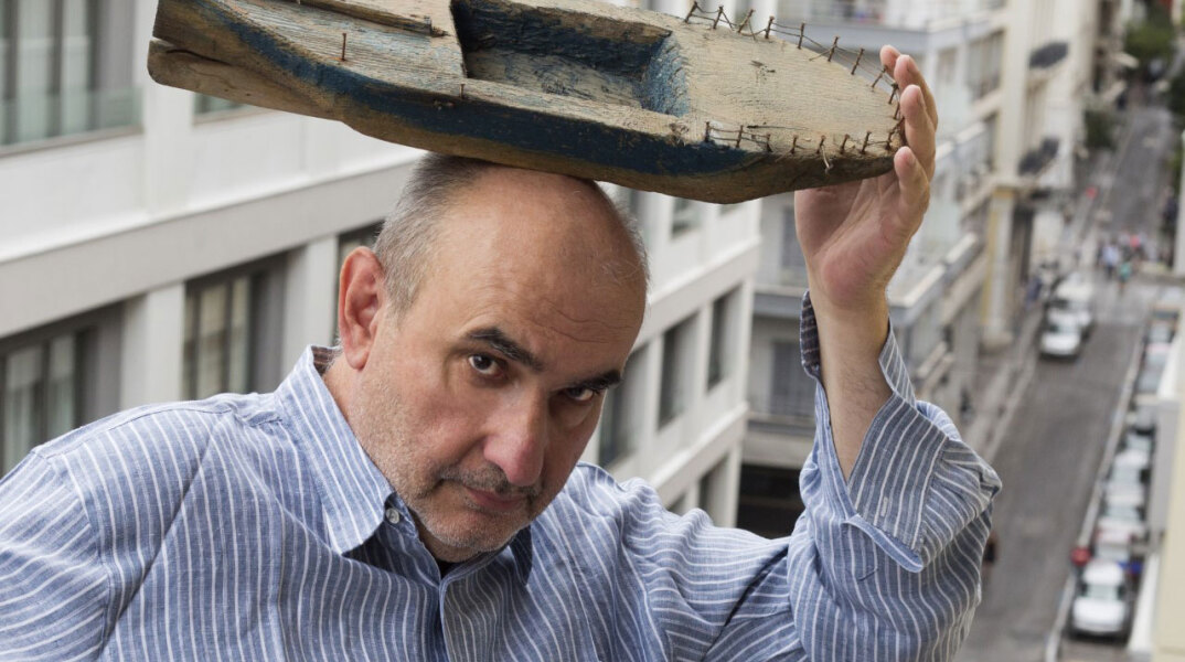 Ο Δημήτρης Ξανθούλης μένει σπίτι και μαγειρεύει