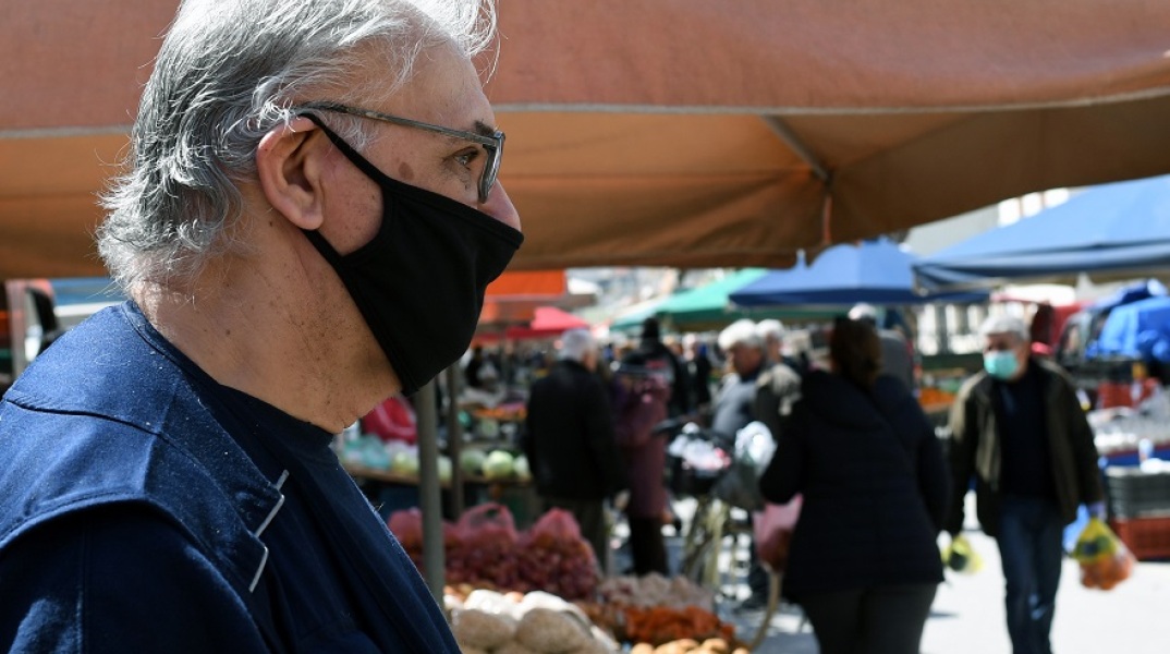 Οι υφασμάτινες μάσκες δεν προστατεύουν από τον κορωνοϊό
