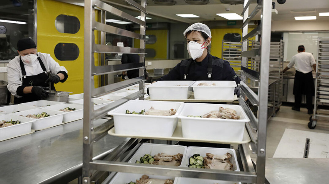 Δωρεάν φαγητό σε γιατρούς και νοσηλευτές στην Ισπανία που μάχονται τον κορωνοϊό