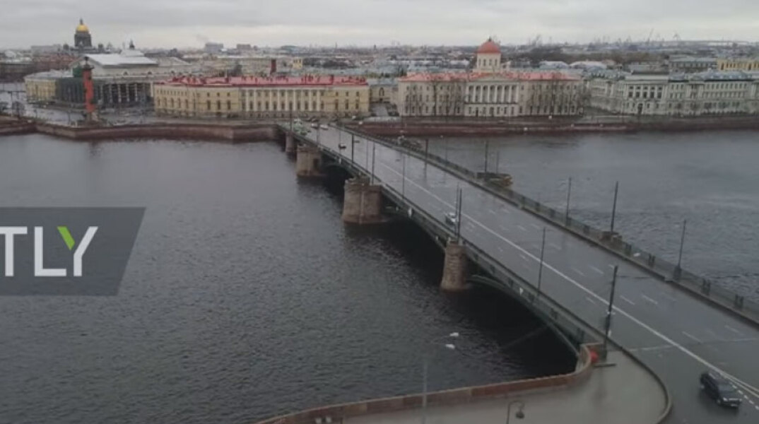 Ρωσία - Κορωνοϊός: «Έρημη» πόλη η Αγία Πετρούπολη λόγω καραντίνας - Το πριν και το μετά