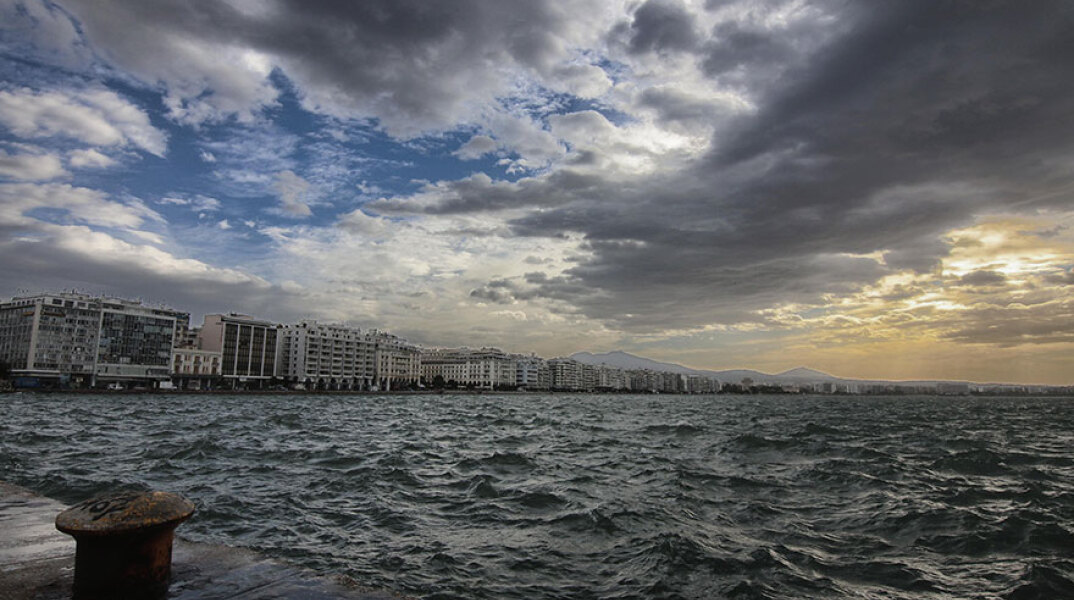 Σύννεφα στη Θεσσαλονίκη