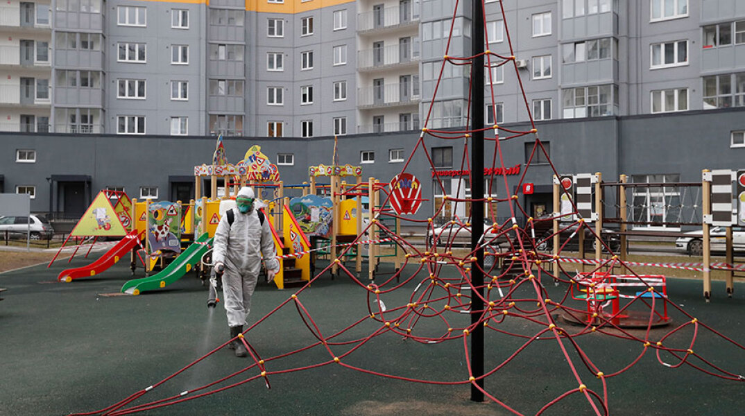 Κορωνοϊός στη Ρωσία: Οι αρχές προετοιμάζονται για τα χειρότερα