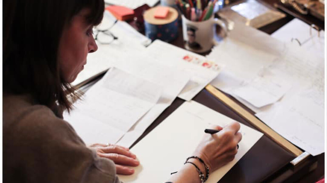 Μαθήτριες Δημοτικού από τη Θεσσαλονίκη συγχαίρουν την Κατερίνα Σακελλαροπούλου για την εκλογή της στην Προεδρία της Δημοκρατίας