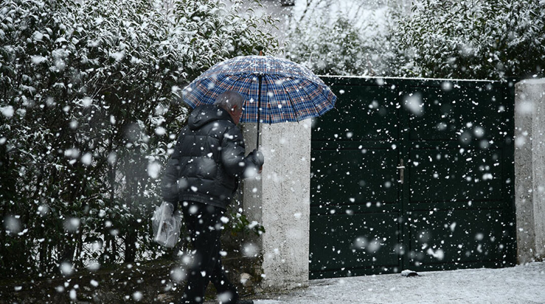 Πυκνή χιονόπτωση 