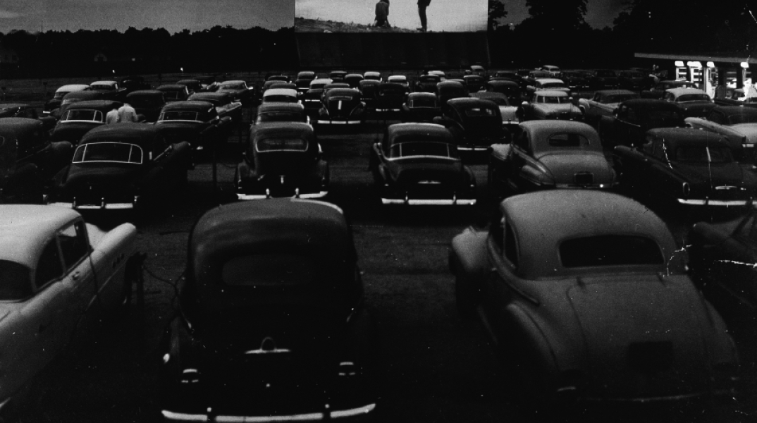 Drive-in σινεμά στο Λονγκ Άιλαντ της Νέας Υόρκης τη δεκαετία του '50
