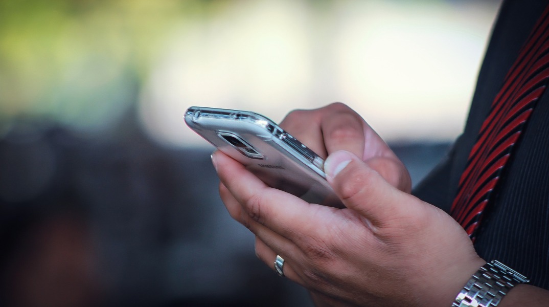 Τηλεφωνική υποστήριξη ατόμων με άνοια