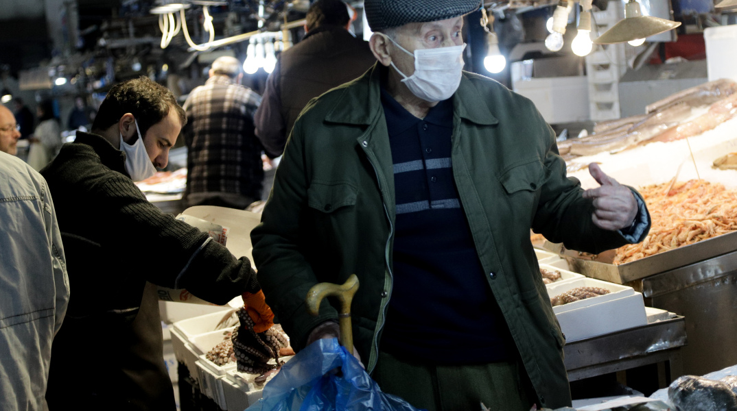 Άρση περιορισμών στην Αυστρία με υποχρέωση χρήσης μάσκας 