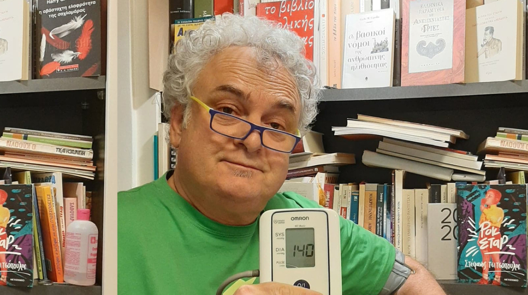  Ο μουσικός και stand up comedian Διογένης Δασκάλου δίνει τα συνθήματα του αγώνα κατά του κορωνοϊού.