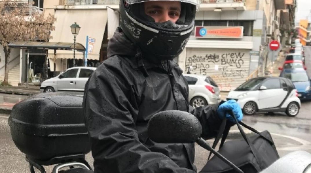 Μπάμπης Τυροβολάς,διανομέας φαγητού