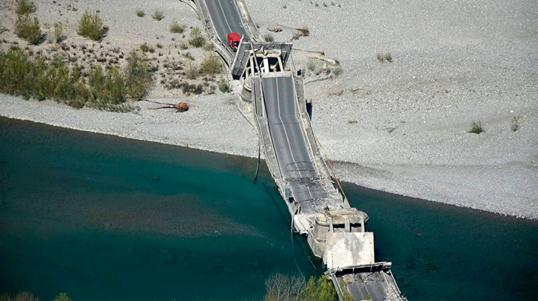 Kατάρρευση γέφυρας μεταξύ Γένοβας και Φλωρεντίας