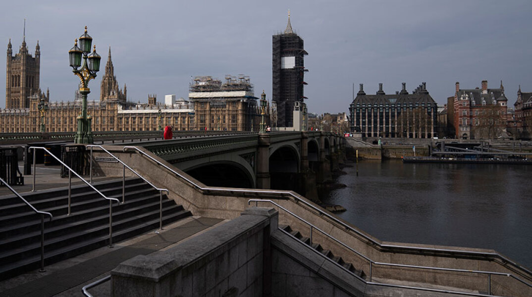 Κορωνοϊός: Περισσότεροι από 930 νεκροί στη Μεγάλη Βρετανία το τελευταίο 24ωρο