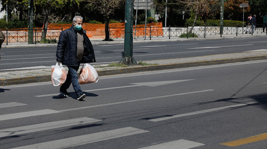Κορωνοϊός στην Ελλάδα: Τρεις νεκροί το τελευταίο 24ωρο